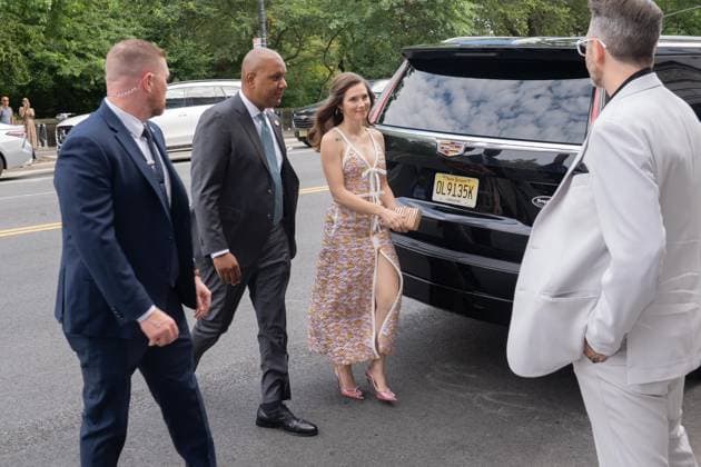 August 19, 2025, Bronx, New York, USA: Amanda Knox wearing dress by Giambattista Valli arrives for premiere by HULU of The twisted tail of Amanda Knox at Historical Society in New York, NY on August 19, 2025 Bronx USA - ZUMAr339 20250819_znp_r339_012 Copyright: xLevxRadinx