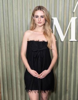 August 19, 2025, Bronx, New York, USA: Grace Van Patten wearing dress by Prada attends premiere by HULU of The twisted tail of Amanda Knox at Historical Society in New York, NY on August 19, 2025 Bronx USA - ZUMAr339 20250819_znp_r339_052 Copyright: xLevxRadinx