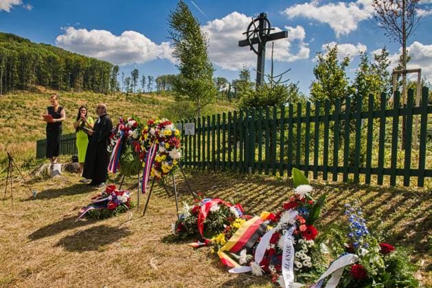 Commemorative gathering in memory of Holocaust victims on August 20, 2025. This year marks 82nd anniversary of mass transport of Romani men, women and children from Gypsy camp in Hodonin u Kunstatu to the Auschwitz II-Birkenau concentration and extermination camp. Most of those transported never returned. (CTKxPhoto PatrikxUhlir) CTKPhotoP2025082003756  CTKPhotoP2025082003756