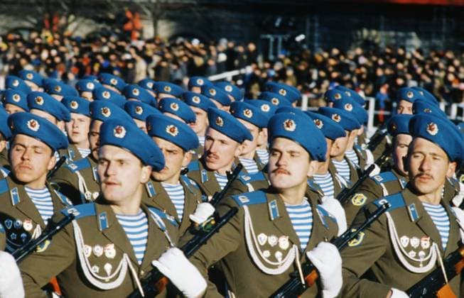 Moscow, USSR. Marching band of Airborne forces of the Soviet Army participates in a military parade on Red Square, dedicated to the 61st anniversary of the Great October Socialist Revolution. Valentin Kuzmin TASS  32478855
