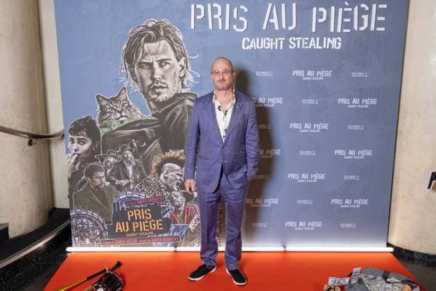 Caught Stealing Premiere - Paris AJ US film director Darren Aronofsky poses during the premiere of the Caught Stealing (Pris au piege) movie at the Max Linder movie theater cinema in Paris on August 21, 2025. Photo by Alexis Jumeau ABACAPRESS.COM Paris France  Copyright: xJumeauxAlexis ABACAx