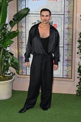 Premiere of The Thursday Murder Club at Leicester Square Featuring: Henry Lloyd-Hughes Where: London, United Kingdom When: 21 Aug 2025 Credit: Nils Jorgensen INSTARimages EDITORIAL USE ONLY. NOT FOR USE BY NEWSPAPERS BASED IN THE UK. Copyright: xx instar54998708