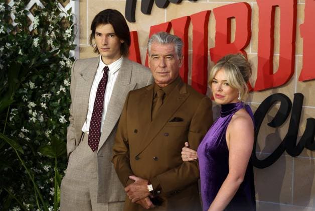 The Thursday Murder Club UK Premiere at Leicester Square Gardens in London - 21 Aug 2025 Dylan Brosnan, Pierce Brosnan and Isabella Smith attend The Thursday Murder Club UK Premiere at Leicester Square Gardens. London United Kingdom Copyright: xFredxDuvalx xSOPAxImagesx FD_Thursday_Murder_Club_42