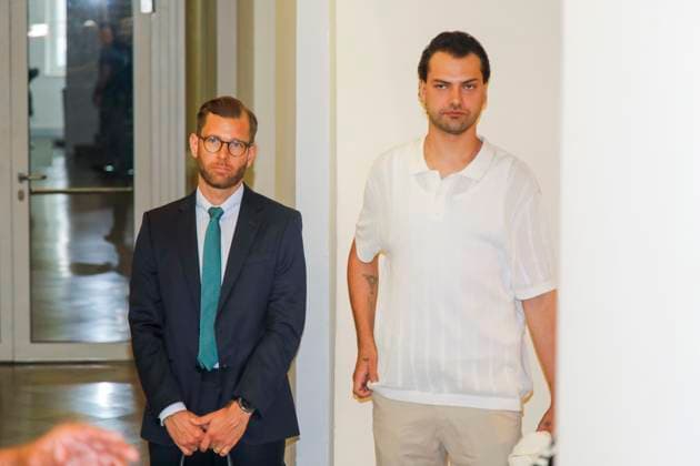 ProÂ­zess gegen Jimi Blue OchÂ­senknecht in Innsbruck Innsbruck, 22.8.2025 Jimmy Blue Ochsenknecht mit seinem Anwalt bei der Ankunft zum Prozess am Landgericht in Inssbruck Tirol Österreich Copyright: xMatthiasxGränzdörferx