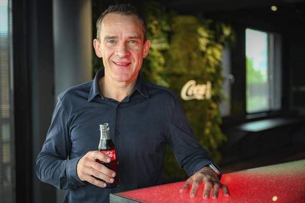 Coca-Cola-Deutschland-Chef John Galvin ** NUR FÜR REDAKTIONELLE ZWECKE ** EDITORIAL USE ONLY **<p>Coca-Cola-Deutschland-Chef John Galvin, fotografiert am 22.August 2025 in Berlin. Berlin Berlin Berlin Copyright: MaurizioxGambarini *** Coca Cola Germany CEO John Galvin FOR EDITORIAL PURPOSES ONLY EDITORIAL USE ONLY p Coca Cola Germany CEO John Galvin, photographed on August 22, 2025 in Berlin Berlin Berlin Berlin Copyright MaurizioxGambarini Copyright: MaurizioxGambarini doc8226go3rv2011088p41k ,EDITORIAL USE ONLY