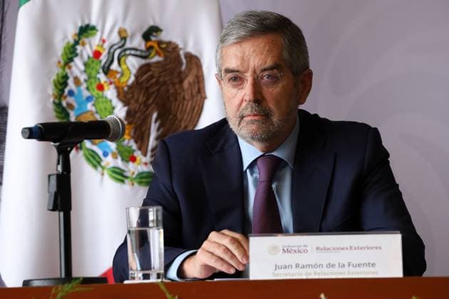 MexicoÃ¢â‚¬â ¢s Foreign Affairs Minister, Juan RamoÂ³n de la Fuente speaks about the Legal consular assistance for Mexican migrants in the United States in response to immigration raids during a news conference at Ministry of Foreign Affairs Headquarters. on August 22, 2025, in Mexico City, Mexico. Mexico City Mexico - ZUMAe321 20250822_zia_e321_029 Copyright: xLuisxBarronx