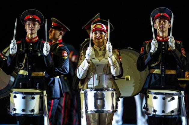 RUSSIA, MOSCOW - AUGUST 22, 2025: An orchestra performs during the opening ceremony of the 17th Spasskaya Tower International Military Music Festival in Red Square Moscow Russia  - ZUMAt113 20250822_zaa_t113_485 Copyright: xSergeixBulkinx