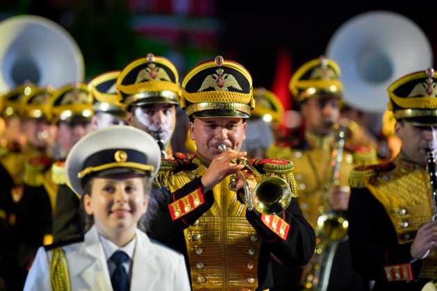 (250823) -- MOSCOW, Aug. 23, 2025 -- A military band performs at the Spasskaya Tower International Military Music Festival in Moscow, Russia, Aug. 22, 2025. The festival kicked off here on Friday and will last till Aug. 31. (Photo by Alexander Zemlianichenko Jr Xinhua) RUSSIA-MOSCOW-MILITARY MUSIC FESTIVAL CaoxYang 