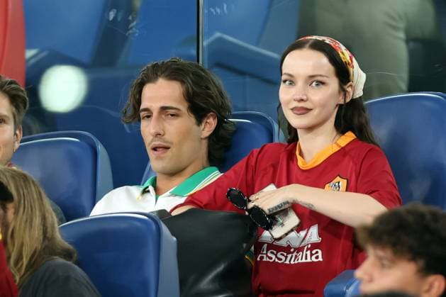 Rome, Italy, Italy: Rome, Italy - August 23, 2025: Damiano David and girl friend Dove Cameron on the stand during the Serie A Enilive 2025-2026 match day 1 between As Roma vs Bologna FC 1909 at Olympic Stadium in Rome. Rome Italy  - ZUMAp169 20250823_zea_p169_020 Copyright: xmarcoxiacobuccix