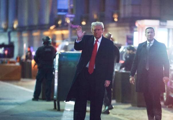 Trump s trial in E. Jean Carroll defamation case NEW YORK, UNITED STATES - JANUARY 17: Former US president and 2024 presidential candidate Donald Trump arrives at 40 Wall Street, also known as the Trump Building, to address the media following the leaving the second day of his defamation trial involving former magazine columnist E. Jean Carroll at Manhattan federal court in New York, United States on January 17, 2024. New York United States. Editorial use only. Please get in touch for any other usage.  Copyright: x2025xAnadoluxSelcukxAcarx