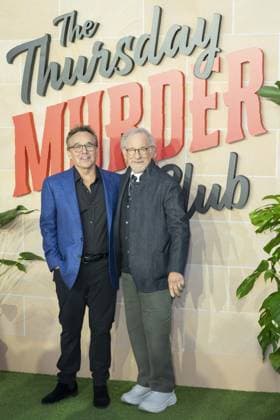 The Thursday Murder Club UK Premiere Director Chris Columbus and Steven Speilberg attend The Thursday Murder Club UK Premiere in the Leicester Square Gardens, London. 21st August 2025.  Copyright: xAndrewxSimsx NINTCHDBPICT001018029276