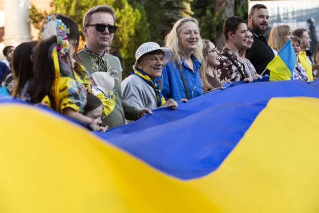 News Bilder des Tages Human chain of unity on Ukraine s Independence Day in Sofia SOFIA, UKRAINE - AUGUST 24: Ukrainians and friends of Ukraine in Sofia are joined the international Chain of Unity action on 24 August 2025 in Sofia, Bulgaria, to mark Ukraine’s Independence Day and to show support for the Ukrainian people in their struggle against Russia’s attacks. Hristo Vladev Anadolu Sofia Bulgaria. Editorial use only. Please get in touch for any other usage.  Copyright: x2025xAnadoluxHristoxVladevx