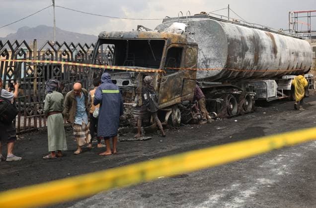 Aftermath of Israeli airstrikes on Sana a - People inspect a destroyed gasoline station a day after Israeli airstrikes hit it in Sana a, Yemen, 25 August 2025. IMAGO Sanaa Yemen Copyright: xHamzaxAlix