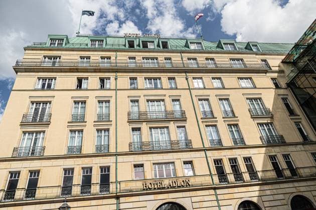 Daily Life In Berlin The outside view of the Adlon Hotel is seen in Berlin, Germany, on August 20, 2025. Berlin Germany  Copyright: xKristianxTuxenxLadegaardxBergx originalFilename: berg-dailylif250820_npuHg.jpg