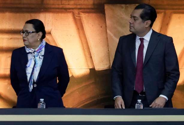Claudia Sheinbaum, President Of Mexico, Leads Ceremony Celebrating The 100th Anniversary Of The Founding Of The Bank Of Mexico (Banxico) Rosa Icela Rodriguez, Secretary of the Interior, and Sergio Gutierrez Luna, President of the Chamber of Deputies, accompany Claudia Sheinbaum, President of Mexico, during a ceremony celebrating the 100th anniversary of the founding of the Bank of Mexico (Banxico) at the Interactive Museum of Economics (Mide) in Mexico City, Mexico, on August 25, 2025. Mexico City Mexico City Mexico Copyright: xGerardoxVieyrax originalFilename: vieyra-notitle250825_np8mQ.jpg