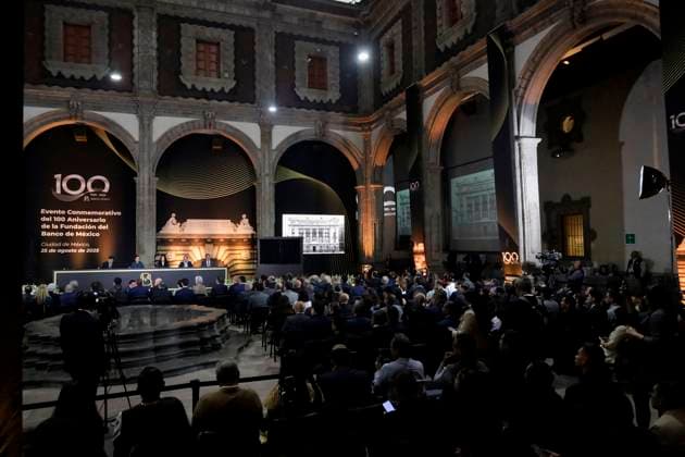 Claudia Sheinbaum, President Of Mexico, Leads Ceremony Celebrating The 100th Anniversary Of The Founding Of The Bank Of Mexico (Banxico) Claudia Sheinbaum, wearing a blue blazer, is the President of Mexico during the ceremony celebrating the 100th anniversary of the founding of the Bank of Mexico (Banxico) at the Interactive Museum of Economics (MIDE) in Mexico City, Mexico, on August 25, 2025. Mexico City Mexico City Mexico  Copyright: xGerardoxVieyrax originalFilename: vieyra-notitle250825_npSKo.jpg