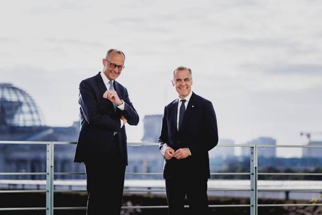 (L-R) Friedrich Merz (CDU), Bundeskanzler, trifft Mark Carney, Ministerpraesident von Kanada, zu einem Gespraech in Berlin, 26.08.2025. Berlin Deutschland *** L R Friedrich Merz CDU , Federal Chancellor, meets Mark Carney, Prime Minister of Canada, for talks in Berlin, 26 08 2025 Berlin Germany Copyright: xFlorianxGaertnerx
