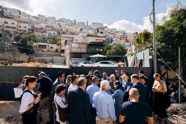 Reem Alabali-Radovan (SPD), Bundesministerin fuer wirtschaftliche Zusammenarbeit und Entwicklung, aufgenommen bei einem Besuch der Silwan Nachbarschaft in Ost Jerusalem, 26.08.2025. Fotografiert im Auftrag des Bundesministerium fuer wirtschaftliche Zusammenarbeit und Entwicklung (BMZ) Jerusalem Israel *** Reem Alabali Radovan SPD , Federal Minister for Economic Cooperation and Development, photographed during a visit to the Silwan neighborhood in East Jerusalem, 26 08 2025 Photographed on behalf of the Federal Ministry for Economic Cooperation and Development BMZ Jerusalem Israel Copyright: xFelixxZahn BMZx