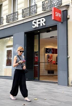 Illustration SFR - Paris Illustration of SFR cell phone store logo in Paris, France on August 26 2025 Photo by Alain Apaydin ABACAPRESS.COM Paris France  Copyright: xApaydinxAlain ABACAx