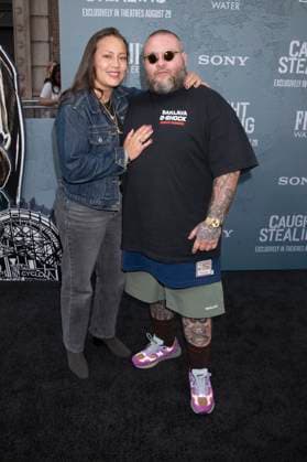 Valeria Salazar und Action Bronson bei der Premiere des Kinofilms Caught Stealing im Regal Union Square. New York, 26.08.2025