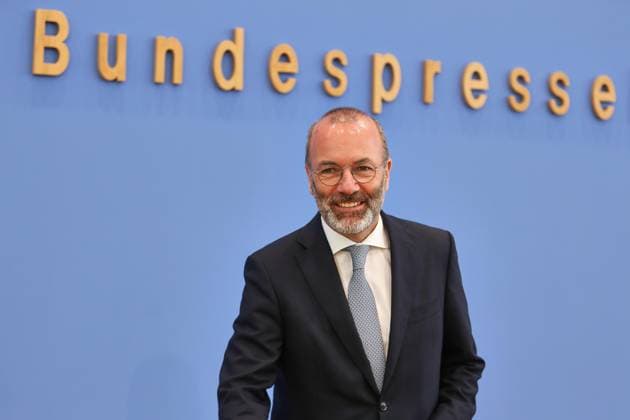 Berlin, Deutschland, 27.08.2025: Bundespressekonferenz: Nach den Zöllen - Europa muss endlich erwachsen werden: Manfred Weber, Vorsitzender der EVP-Fraktion im Europäischen Parlament und Stellvertretender CSU-Parteivorsitzender *** Berlin, Germany, 27 08 2025 Federal Press Conference After the tariffs, Europe must finally grow up Manfred Weber, Chairman of the EPP Group in the European Parliament and Deputy Chairman of the CSU Party Copyright: xdtsxNachrichtenagenturx dts_78977