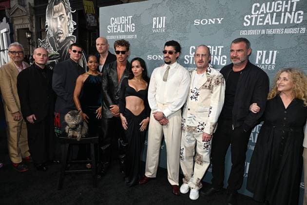 New York Premiere of Caught Stealing The cast with Darren Aronofsky attend the New York Premiere of Columbia Pictures Caught Stealing on August 26, 2025 at The Regal Union Square in New York, New York, USA., Credit:Robin Platzer Avalon United States of America, New York, New York  Copyright: xRobinxPlatzerx xAvalonx 1031743006