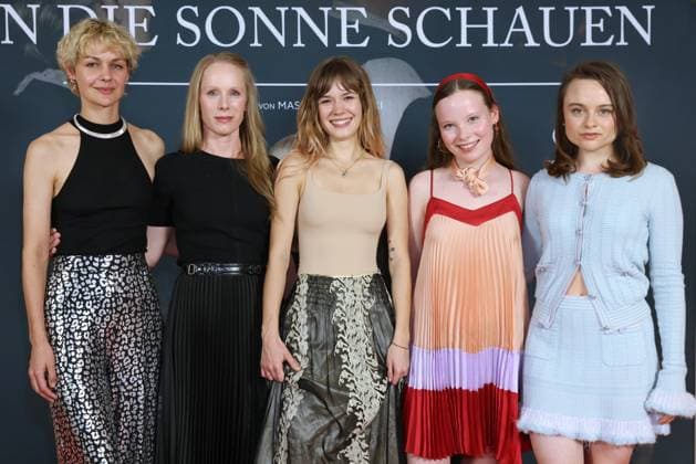 27.08.2025 , Luise Heyer, Susanne Wuest, Lea Drinda, Laeni Geiseler, Lena Urzendowsky zur Premiere von In die Sonne schauen, Delphi-Filmpalast , Berlin, Berlin