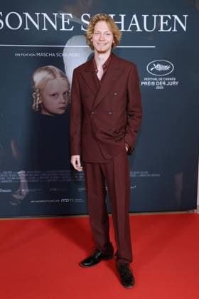 27.08.2025 , Filip Schnack zur Premiere von In die Sonne schauen, Delphi-Filmpalast , Berlin, Berlin