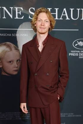 27.08.2025 , Filip Schnack zur Premiere von In die Sonne schauen, Delphi-Filmpalast , Berlin, Berlin