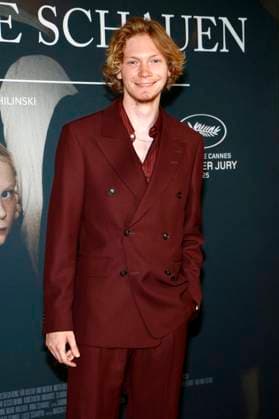 Filip Schnack bei der Premiere des Kinofilms In die Sonne schauen Sound of Falling im Delphi Filmpalast. Berlin, 27.08.2025