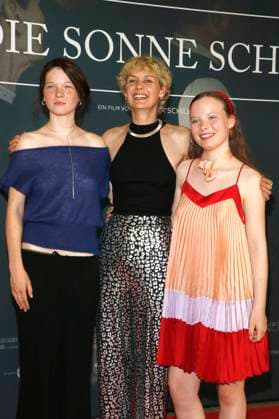 Ninel Geiger, Luise Heyer und Laeni Geiseler bei der Premiere des Kinofilms In die Sonne schauen Sound of Falling im Delphi Filmpalast. Berlin, 27.08.2025
