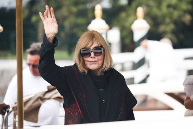 Intestazione: Celebrity Sightings At Hotel Excelsior During The 82nd Venice International Film Festival In Venezia Kim Novak arrives by boat at the Hotel Excelsior pier during the 82nd Venice International Film Festival (Mostra Internazionale d Arte Cinematografica) in Venezia Lido, Italy, on August 28, 2025 Venezia Lido Italy  Copyright: xAlessandroxBremecx originalFilename: bremec-celebrit250828_npQyO.jpg