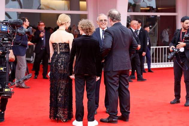 Andrea Waskovics, Bojtorjan Barabas, Alberto Barbera und Gregory Gadebois bei der Premiere des Kinofilms Ãrva Orphan auf der Biennale di Venezia 2025 82. Internationale Filmfestspiele von Venedig im Palazzo del Cinema. Venedig, 28.08.2025