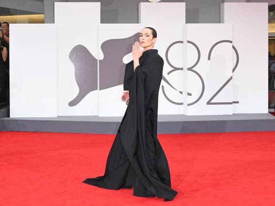 Venice, 82nd Venice International Film Festival 2025 - Evening 2. Red Carpet Film Bugonia. Pictured: Noomi Rapace  Copyright: xSimonexComix xipa-agency.netx xPoolxPhotoxEventsx06x IPA_Agency_IPA63489911