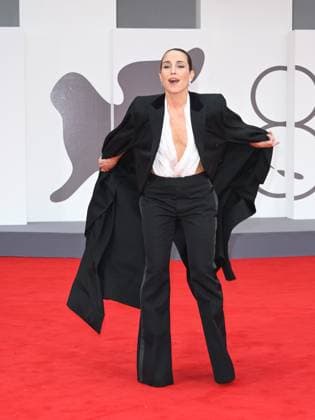 Venice, Italy: Venice, 82nd Venice International Film Festival 2025 - Evening 2. Red Carpet Film Bugonia. Pictured: Noomi Rapace Venice Italy  - ZUMAp169 20250828_zea_p169_920 Copyright: xSimonexComix