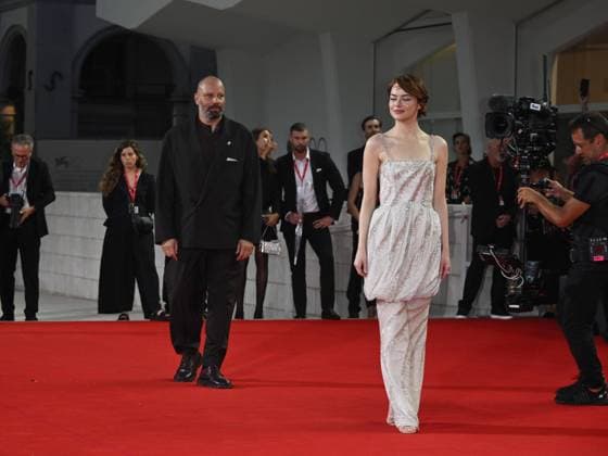 Venice, 82nd Venice International Film Festival 2025 - Evening 2. Red Carpet Film Bugonia. Pictured: Yorgos Lanthimos, Emma Stone  Copyright: xSimonexComix xipa-agency.netx xPoolxPhotoxEventsx06x IPA_Agency_IPA63490695