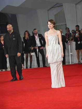 Venice, 82nd Venice International Film Festival 2025 - Evening 2. Red Carpet Film Bugonia. Pictured: Emma Stone  Copyright: xSimonexComix xipa-agency.netx xPoolxPhotoxEventsx06x IPA_Agency_IPA63491269