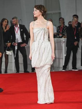 Venice, 82nd Venice International Film Festival 2025 - Evening 2. Red Carpet Film Bugonia. Pictured: Emma Stone  Copyright: xSimonexComix xipa-agency.netx xPoolxPhotoxEventsx06x IPA_Agency_IPA63491276