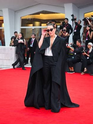 Venice, ITALY: Venice, 82nd Venice International Film Festival 2025 - Evening 2 - Red Carpet for the film Bugonia - Pictured: Noomi Rapace Venice ITALY  - ZUMAp169 20250828_zea_p169_1016 Copyright: xManuelexMangiarottix