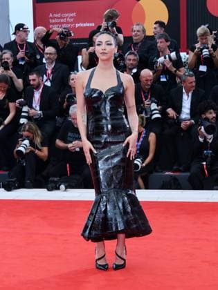 Venice, Italy: Venice, 82nd Venice International Film Festival 2025 - Evening 2 - Red Carpet for the film Bugonia. Pictured: Valentina Cabassi Venice Italy  - ZUMAp169 20250828_zea_p169_979 Copyright: xAlbertoxTerenghi PoolxxEvenx