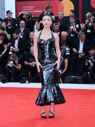 Venice, Italy: Venice, 82nd Venice International Film Festival 2025 - Evening 2 - Red Carpet for the film Bugonia. Pictured: Valentina Cabassi Venice Italy  - ZUMAp169 20250828_zea_p169_982 Copyright: xAlbertoxTerenghi PoolxxEvenx