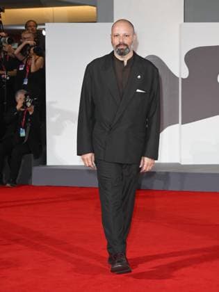 Venice, 82nd Venice International Film Festival 2025 - Evening 2. Red Carpet Film Bugonia. Pictured: Yorgos Lanthimos  Copyright: xSimonexComix xipa-agency.netx xPoolxPhotoxEventsx06x IPA_Agency_IPA63492785