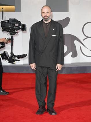 Venice, 82nd Venice International Film Festival 2025 - Evening 2. Red Carpet Film Bugonia. Pictured: Yorgos Lanthimos  Copyright: xSimonexComix xipa-agency.netx xPoolxPhotoxEventsx06x IPA_Agency_IPA63492789