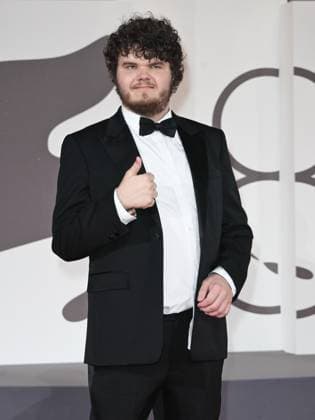 Venice, 82nd Venice International Film Festival 2025 - Evening 2. Red Carpet Film Bugonia. Pictured: Aidan Delbis  Copyright: xSimonexComix xipa-agency.netx xPoolxPhotoxEventsx06x IPA_Agency_IPA63492786