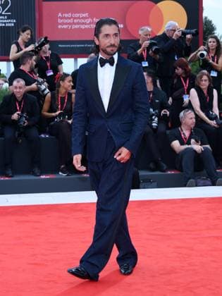 Venice, Italy: Venice, 82nd Venice International Film Festival 2025 - Evening 2 - Red Carpet for the film Bugonia. Pictured: Luca Gervasi Venice Italy  - ZUMAp169 20250828_zea_p169_1023 Copyright: xAlbertoxTerenghi PoolxxEvenx