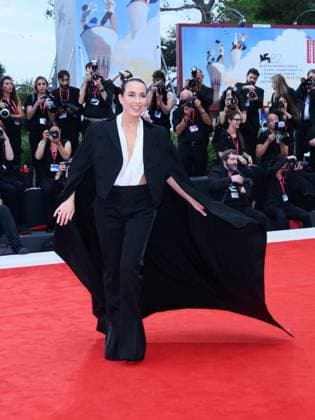 Venice, Italy: Venice, 82nd Venice International Film Festival 2025 - Evening 2 - Red Carpet for the film Bugonia Pictured: Noomi Rapace Venice Italy  - ZUMAp169 20250828_zea_p169_1064 Copyright: xAlbertoxTerenghi PoolxxEvenx