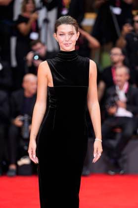 Bugonia Red Carpet - The 82nd Venice International Film Festival Natalia Paragoni attends the Bugonia red carpet during the 82nd Venice International Film Festival on August 28, 2025 in Venice, Italy. Venice Italy  Copyright: xDanielexCifalÃ x originalFilename: cifala-notitle250828_npKUt.jpg