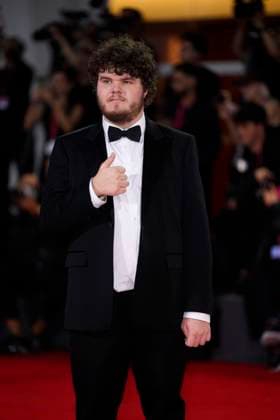 Bugonia Red Carpet - The 82nd Venice International Film Festival Aidan Delbis attends the Bugonia red carpet during the 82nd Venice International Film Festival on August 28, 2025 in Venice, Italy. Venice Italy  Copyright: xDanielexCifalÃ x originalFilename: cifala-notitle250828_npz0f.jpg