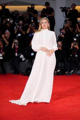 Bugonia Red Carpet - The 82nd Venice International Film Festival Alicia Silverstone attends the Bugonia red carpet during the 82nd Venice International Film Festival on August 28, 2025 in Venice, Italy. Venice Italy  Copyright: xDanielexCifalÃ x originalFilename: cifala-notitle250828_np7T3.jpg