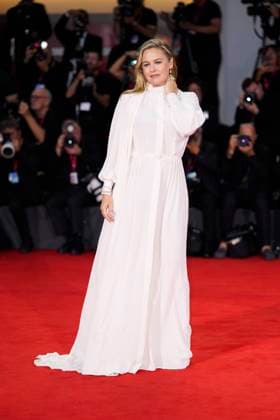 Bugonia Red Carpet - The 82nd Venice International Film Festival Alicia Silverstone attends the Bugonia red carpet during the 82nd Venice International Film Festival on August 28, 2025 in Venice, Italy. Venice Italy  Copyright: xDanielexCifalÃ x originalFilename: cifala-notitle250828_npFId.jpg